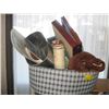 Image 1 : ASST. CAT ITEMS, FOOD, SCRATCHPOST, BED, LITTERBOX, ETC.