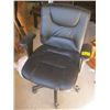 Image 2 : PAIR OF BLACK OFFICE CHAIRS