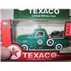 Image 3 : 1970 FORD MUSTANG & 1950 CHEVY TEXACO TOW TRUCK