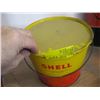 Image 2 : SHELL 10LB. LUBRICANT CAN