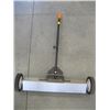 Image 1 : FLOOR MAGNETIC SWEEPER