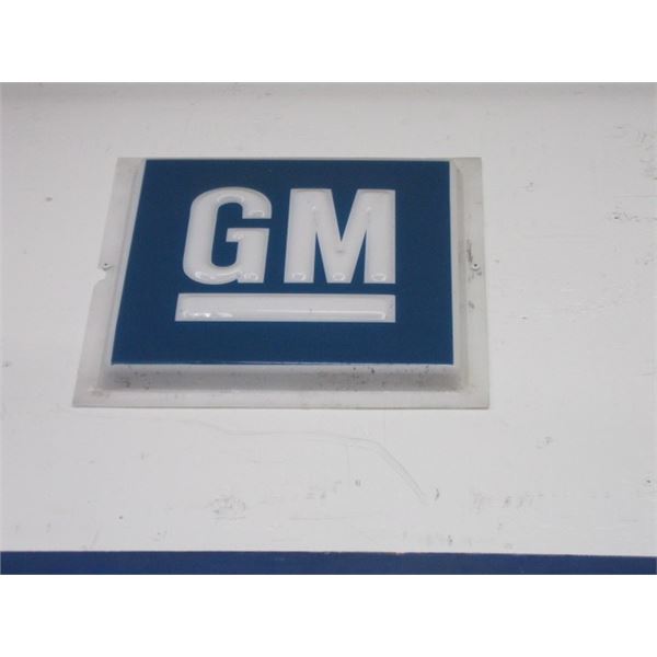 SMALL PLASTIC GM SIGN