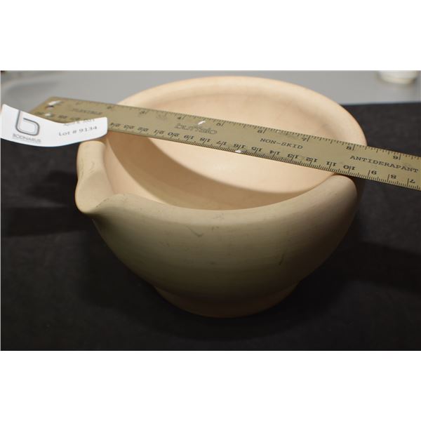 ANTIQUE PESTLE