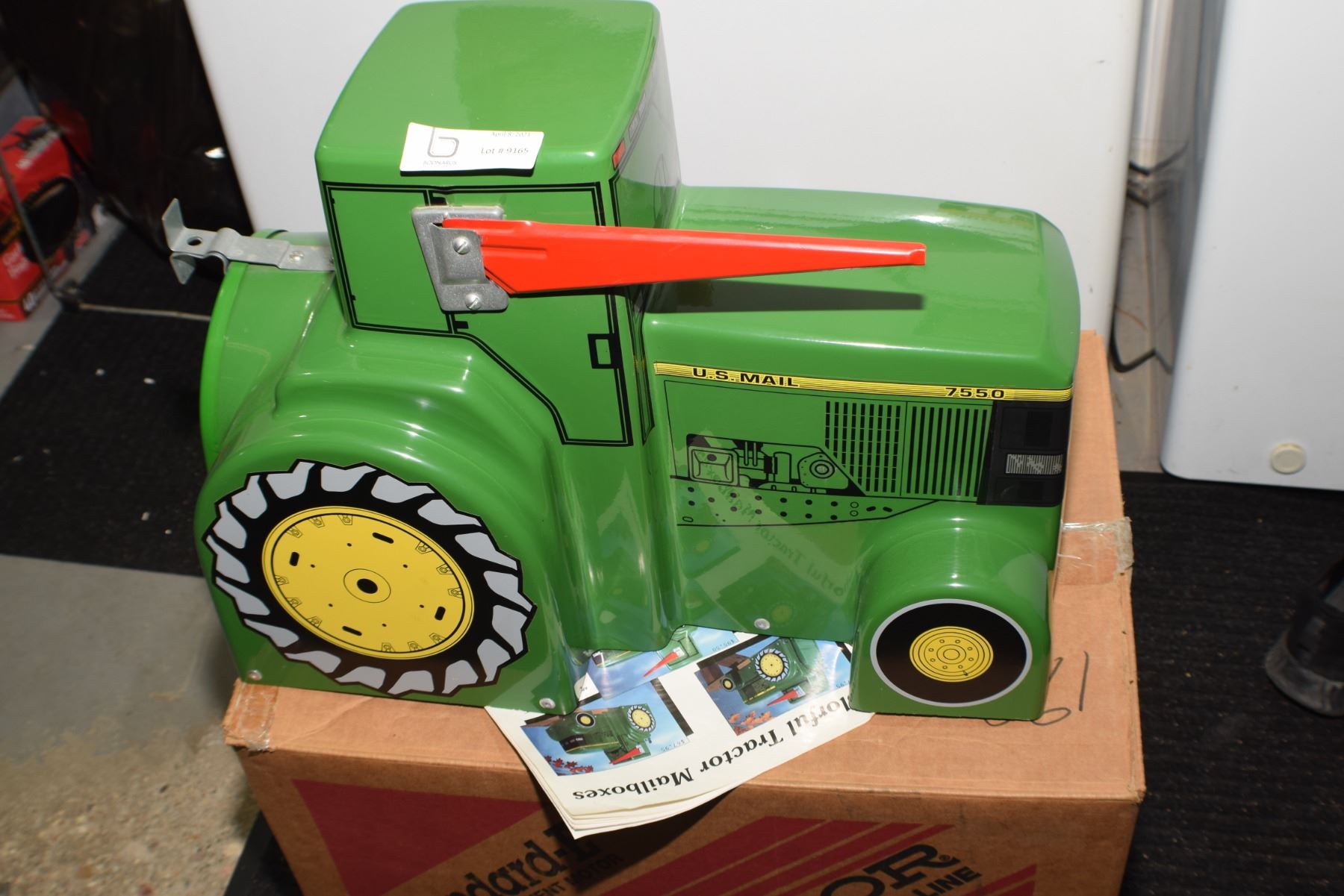 John Deere 8000 Series Mailbox with Tractor Topper John Deere 8000 Series Mailbox with Tractor Topper