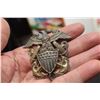 Image 2 : ORNATE USA CAP BADGE MILITARY
