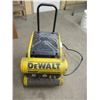 Image 2 : DeWalt Emglo 4.5 Gallon Compressor: Running