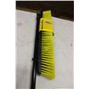Image 3 : Indoor + Outdoor 24" Push Broom