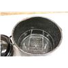 Image 4 : Canner and Roaster with Lids