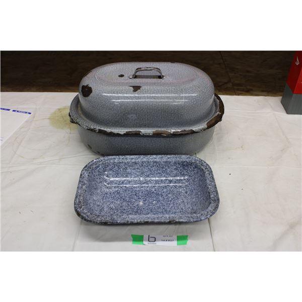 Graniteware Tray and Roaster with Lid