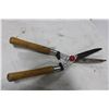 Image 2 : Two Pairs of Pruning Shears