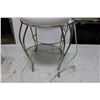 Image 4 : Vicks Dehumidifier and Small Wire Chair