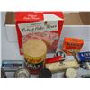 Image 3 : Misc Vintage Household Supplies