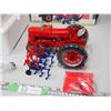 Image 3 : Ertl 1954 50th Anniversary Farmall 400 Tractor with Cultivator 1/16 (NIB)