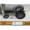 Image 2 : Universal Hobbies Massey Ferguson TE20 The Little Grey Tractor 1/16 Scale (NIB)