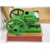 Image 4 : Battery Operated John Deere Model E Engine 1/16 Scale In Box (untested)