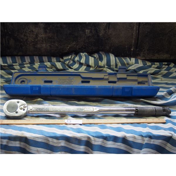 Powerfist 300ft pds Torque Wrench with Case
