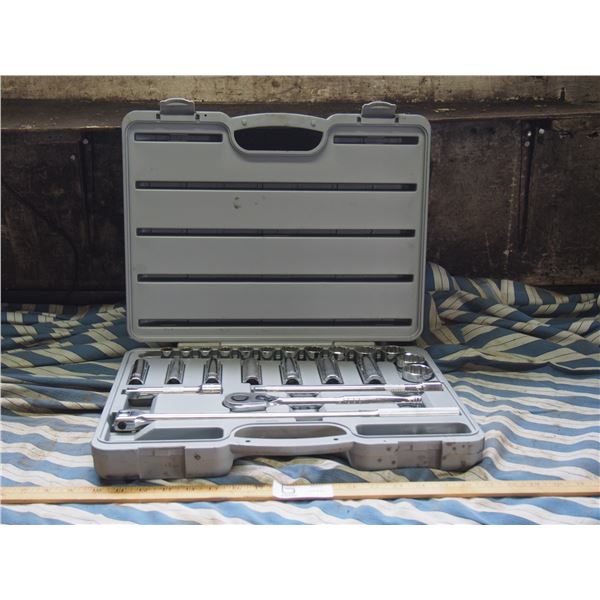 John Deere 1/2" Drive Ratchet and Socket Set in Case (Missing 1 Socket)