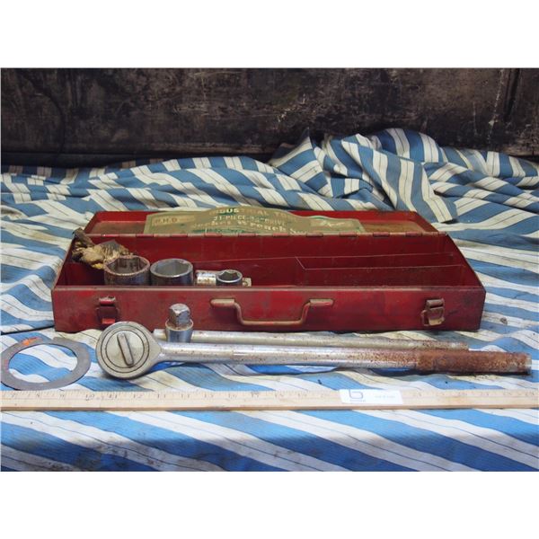 Heavy Duty Ratchet and Few Sockets in Case