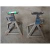 Image 2 : 2 Smaller Jack Stands