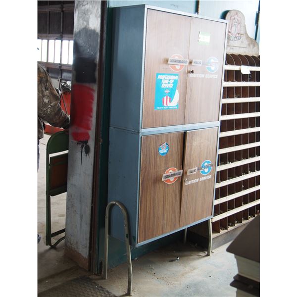 Blue Streak Metal Display Cabinet with Keys 32.5 by 71.5" T