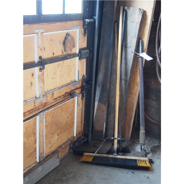 Bead Breaker, Broom Chipper, Wood and Pipe