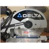 Image 2 : Delta 10" Compound Miter Saw - Works