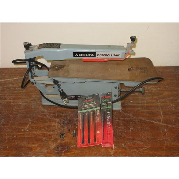 Delta 15" Scroll Saw - 12 Extra Blades - Works