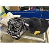 Image 1 : 3 ASSORTED SUN HATS