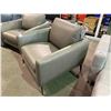 Image 2 : GREY LEATHER CHAIR