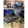 Image 2 : BLACK EXECUTIVE OFFICE CHAIR