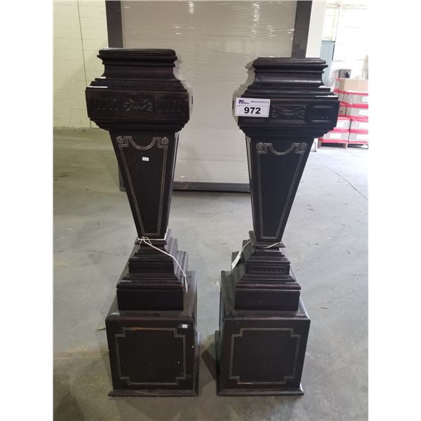 SET OF 2 PLINTHS (STATUE OR VASE BASE)
