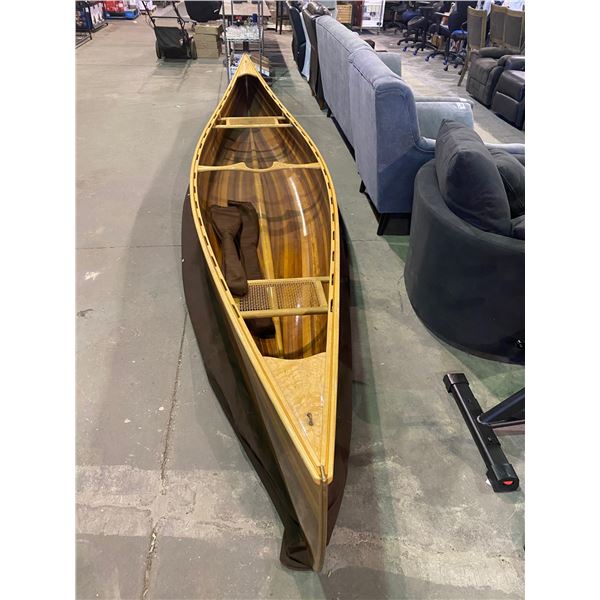 BEAUTIFUL CUSTOM 17' CEDAR STRIP CANOE, HANDCRAFTED BY DAVID BRAFORD IN 1991 WITH OAK TRIM AND
