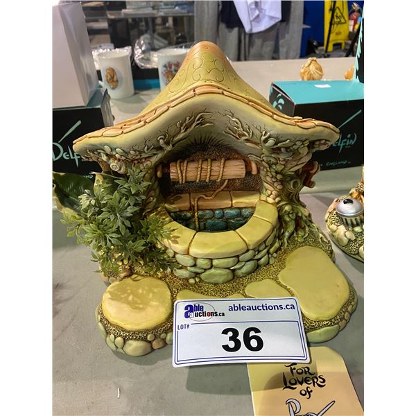 PEN DELFIN WISHING WELL & WOODEN HUT FIGURES