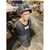 Image 2 : MANNEQUIN WITH BREAST PLATE ARMOR FOR MACHINE GUNNER AND VINTAGE MILITARY HELMET