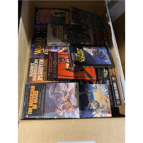 BOX OF ASSORTED SCI-FI & FANTASY PAPERBACK BOOKS