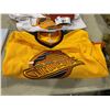 Image 2 : 2 VANCOUVER CANUCKS JERSEYS & VANCOUVER CANUCKS HAT