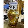 Image 2 : DECORATIVE VASE & GLASS EAGLE ON WOOD