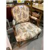 Image 2 : DECORATIVE CHAIR