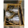 Image 3 : VINTAGE ACME LITE TRIANGLE LIGHTING SYSTEM SENIOR LITEPA PACKAGED LIGHTING