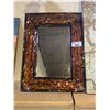 Image 3 : 2 ART PRINTS & FRAMED MIRROR