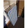 Image 2 : 3 stainless shelves