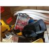 Image 2 : TRAY OF HAND TOOLS, PRECISION SCREWDRIVERS, LEVEL, FLASHLIGHTS