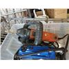 Image 2 : Deluxe heat Bond iron and Supercut Construction tool