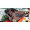 Image 2 : PLANO CASED FLARE KIT, FLOAT SEAT, SAFETY LINE, FISHING WADERS AND AIR MATTRESSES