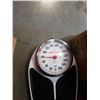 Image 2 : Box of aluminum serving trays and healthometer scale