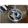 Image 2 : TUB OF LARGE JOIST HANGERS