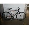 Image 1 : SILVER BLACK TREK BIKE