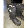 Image 2 : As new size 8 steel-toed work boots