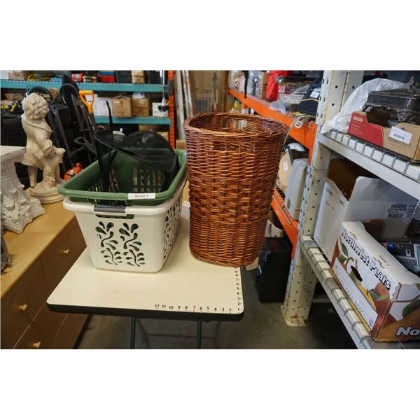 Wicker hamper with basket hampers