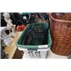 Image 2 : Wicker hamper with basket hampers
